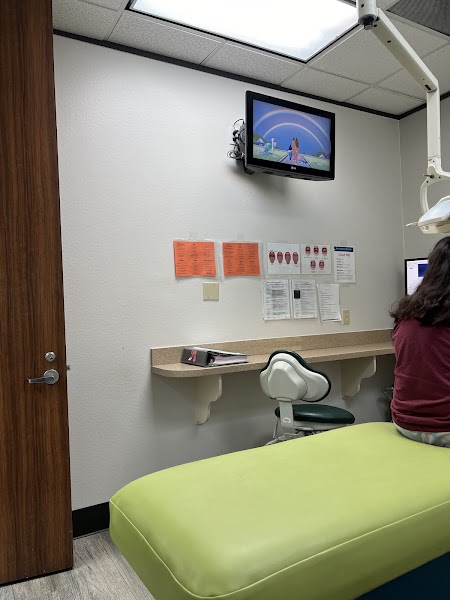Bill Douglas Pope JR, DDS — pediatric dentist in Mcallen