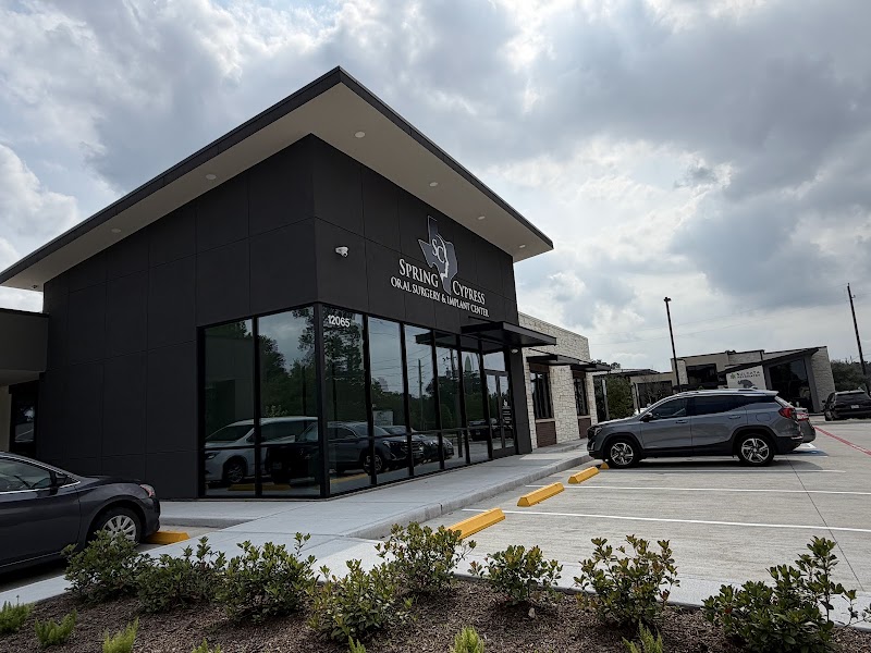 Michael L Fuentes, DDS — pediatric dentist in Tomball